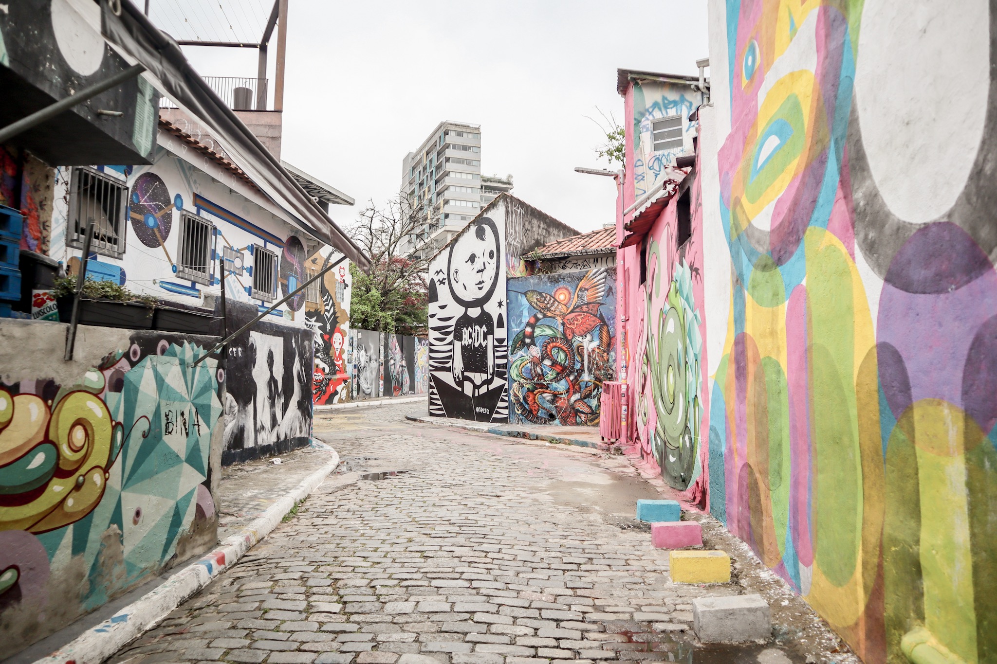 Beco do Batman uma Galeria de Arte a Céu Aberto Garfo Mala